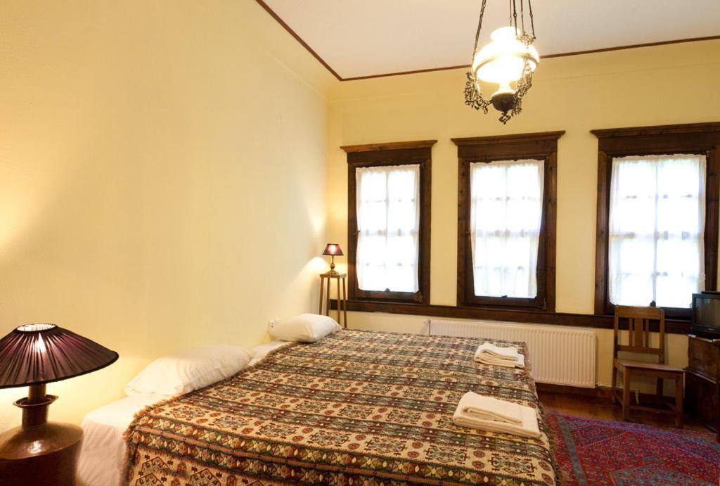 Vergoula'S Mansion Kastoria Room photo